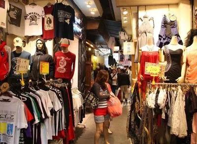 服裝店提升進貨質量與效率的關鍵策略——不得不了解的批發(fā)渠道與技巧